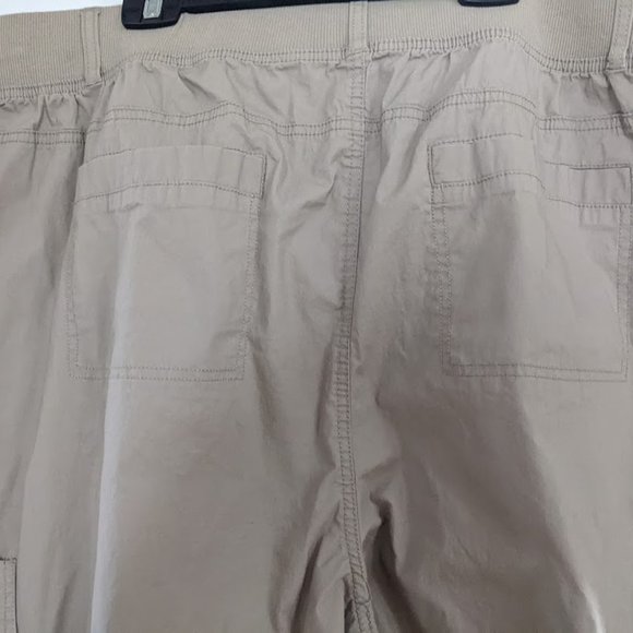 Plus Size 24 Tan Cargo Capri Pant 6 Pockets Stretch Comfort Waist Penningtons - Picture 5 of 5